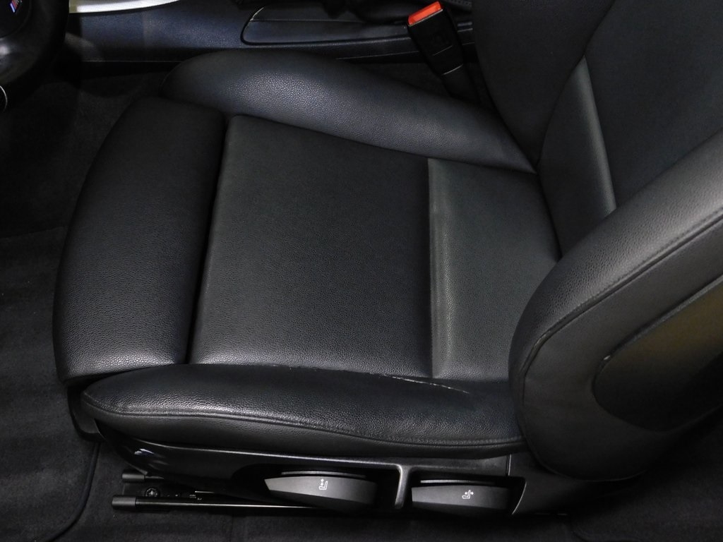 BMW 1-Series 135i Coupe 2012