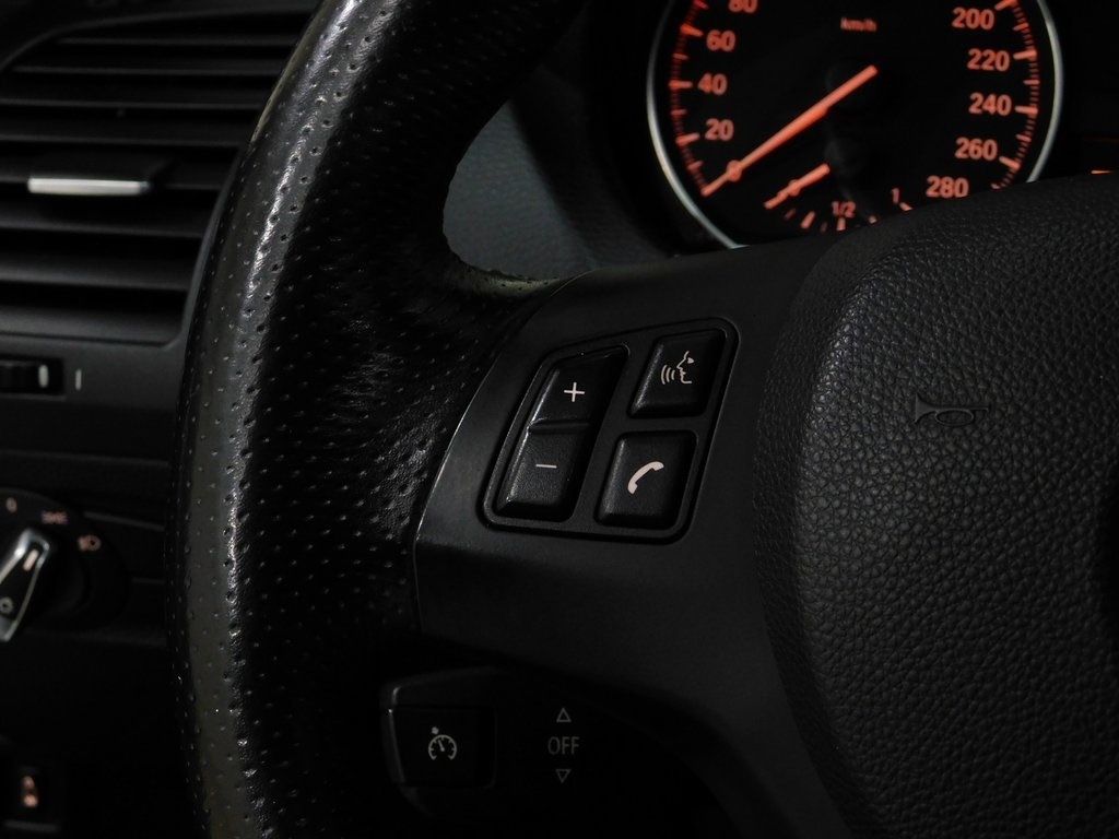 BMW 1-Series 135i Coupe 2012