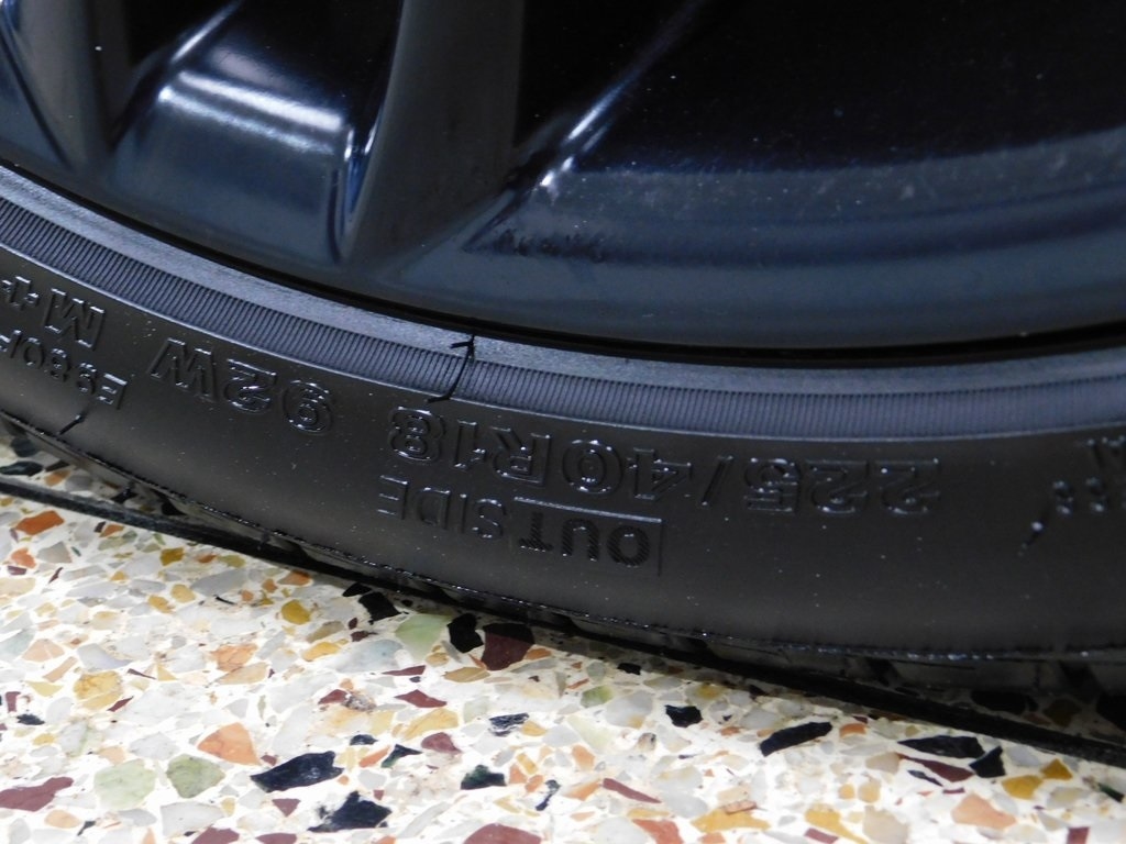 BMW 1-Series 135i Coupe 2012