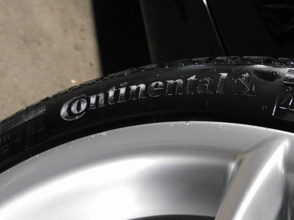 BMW 1-Series 135i Coupe 2012