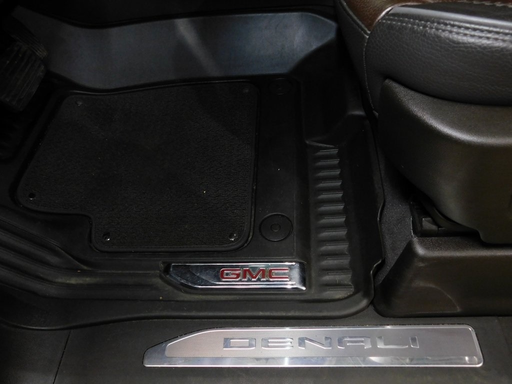 GMC Sierra 2500HD Denali Crew Cab 4WD SB 2024