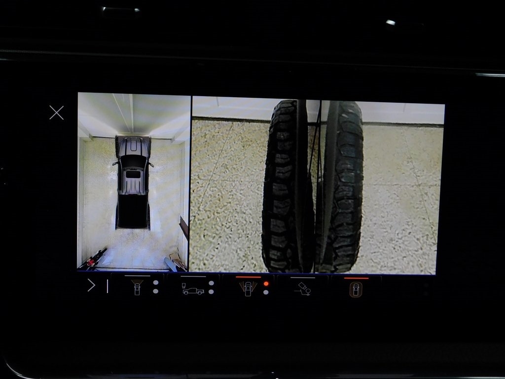 GMC Sierra 2500HD Denali Crew Cab 4WD SB 2024