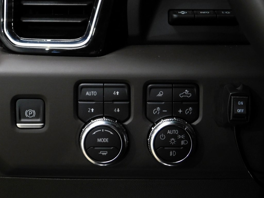 GMC Sierra 2500HD Denali Crew Cab 4WD SB 2024