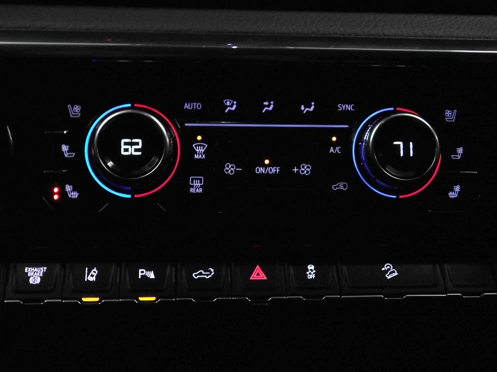 GMC Sierra 2500HD Denali Crew Cab 4WD SB 2024