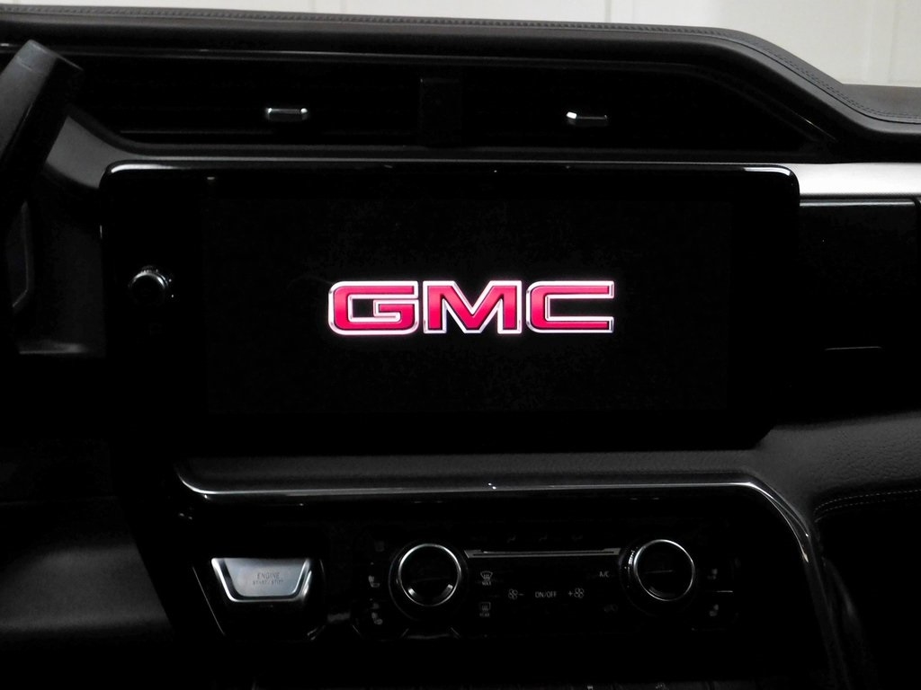 GMC Sierra 2500HD Denali Crew Cab 4WD SB 2024