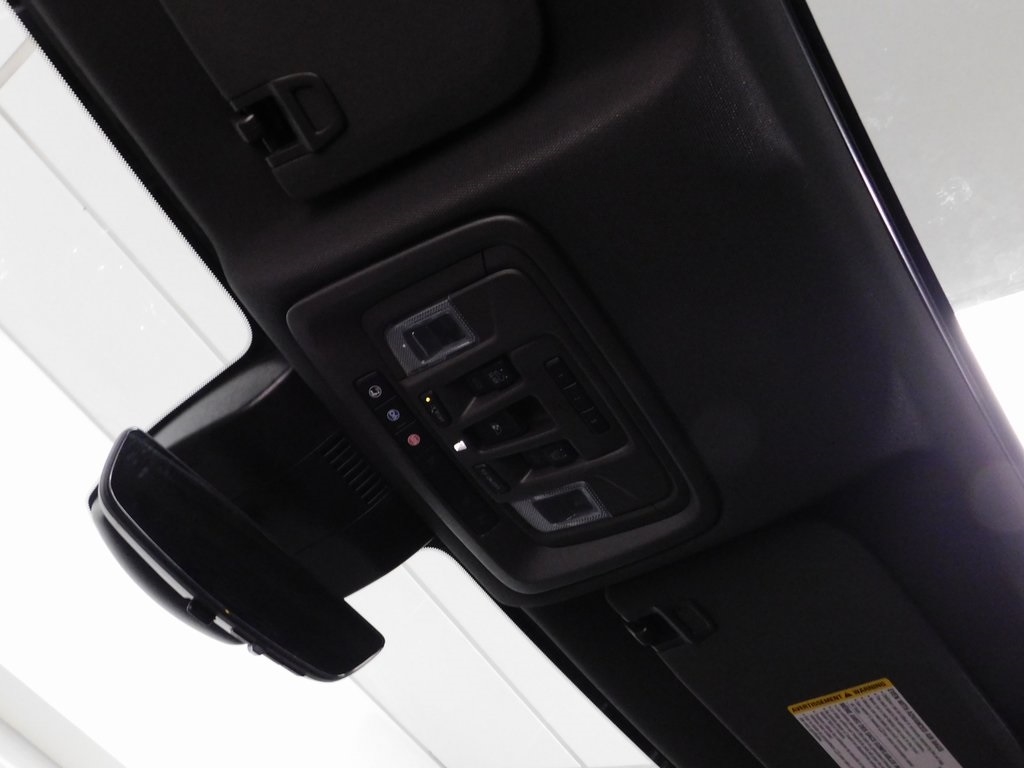 GMC Sierra 2500HD Denali Crew Cab 4WD SB 2024