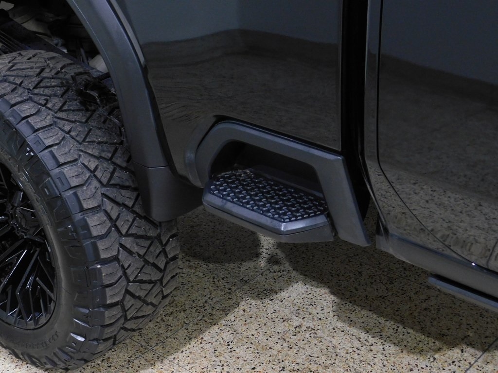 GMC Sierra 2500HD Denali Crew Cab 4WD SB 2024