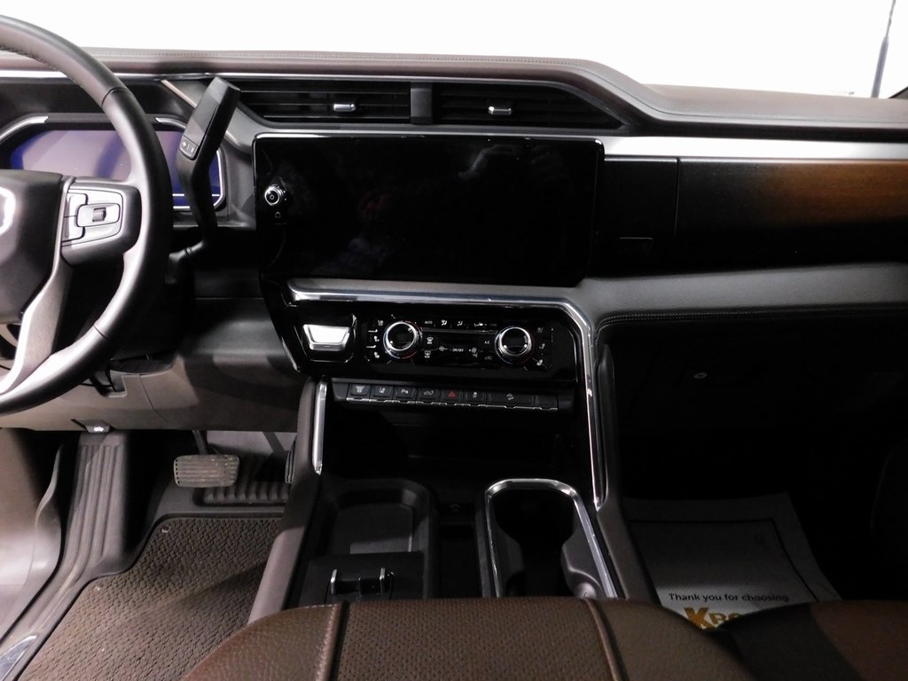 GMC Sierra 2500HD Denali Crew Cab 4WD SB 2024