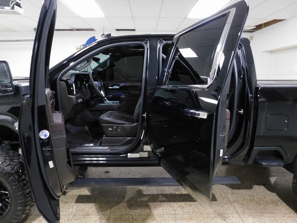 GMC Sierra 2500HD Denali Crew Cab 4WD SB 2024