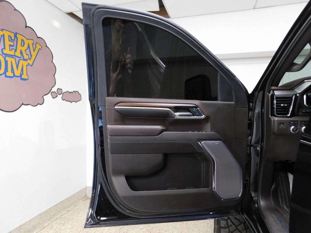 GMC Sierra 2500HD Denali Crew Cab 4WD SB 2024