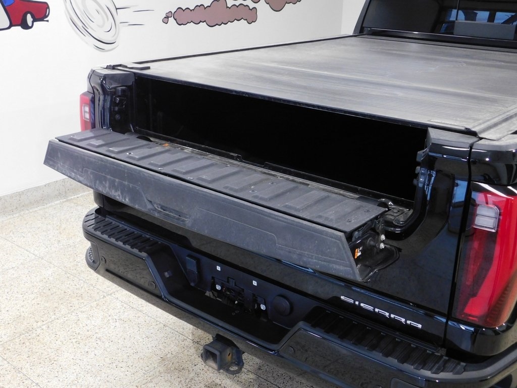 GMC Sierra 2500HD Denali Crew Cab 4WD SB 2024