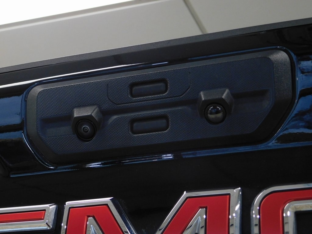 GMC Sierra 2500HD Denali Crew Cab 4WD SB 2024