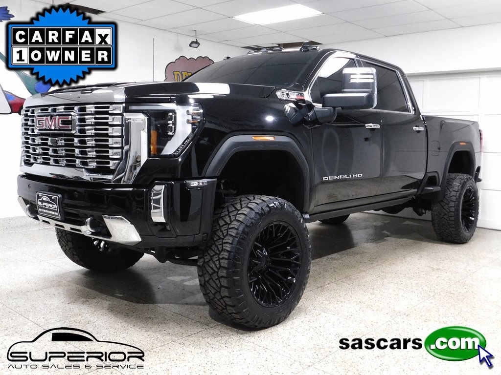 2024 GMC Sierra Denali's photo