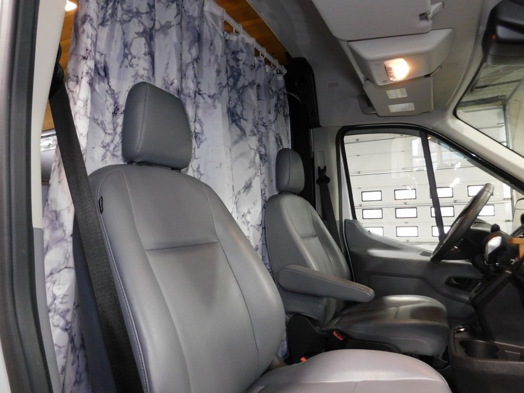 Ford Transit 250  2019
