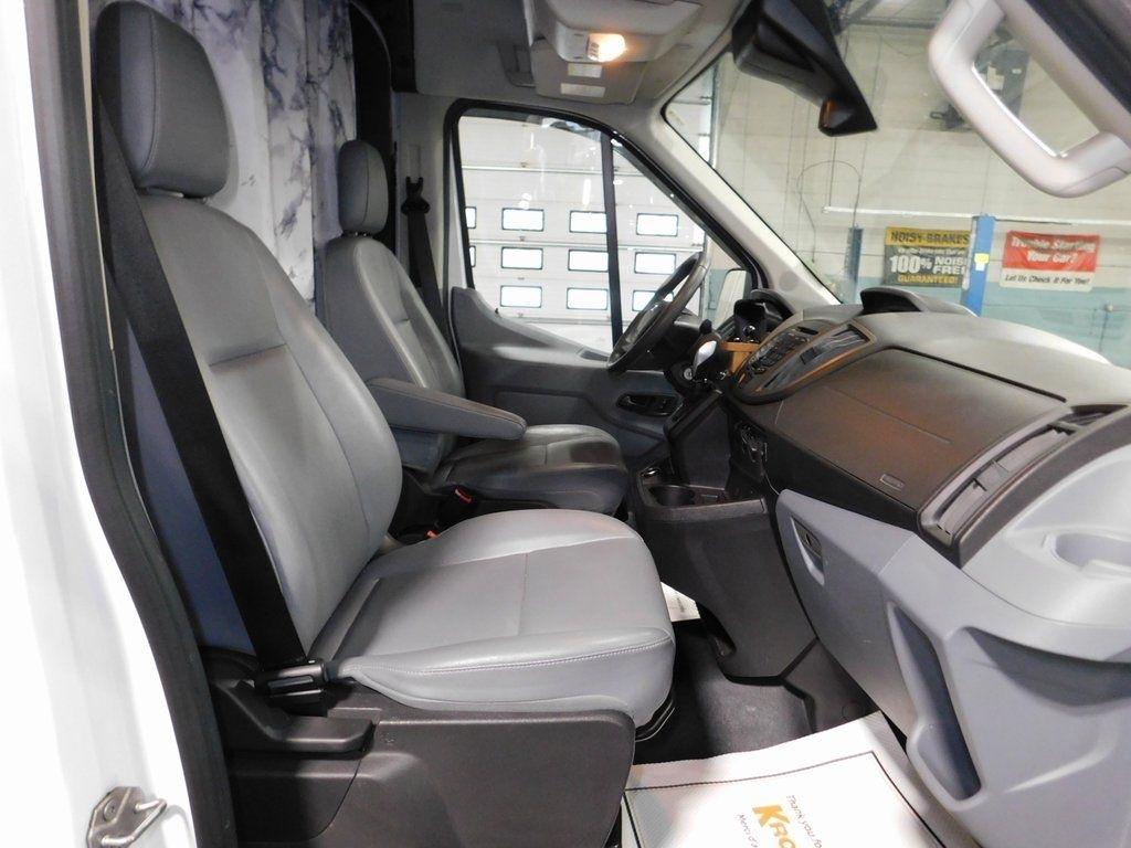 Ford Transit 250  2019