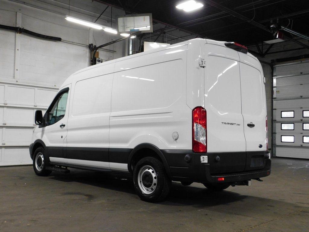 Ford Transit 250  2019