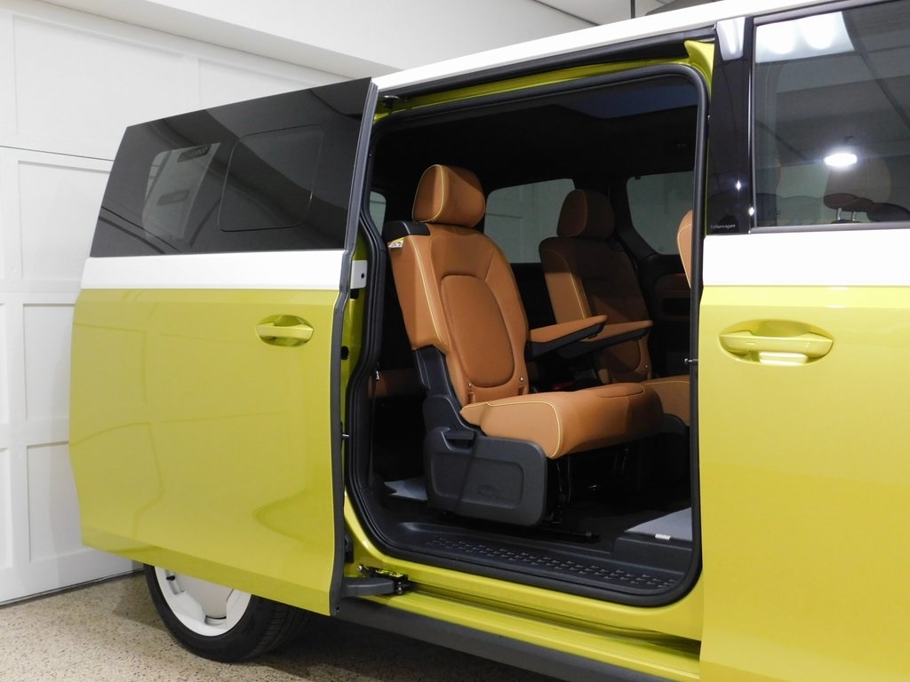 Volkswagen ID Buzz 1st Edition AWD 2025