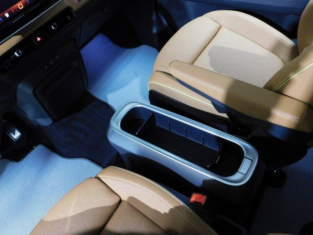 Volkswagen ID Buzz 1st Edition AWD 2025