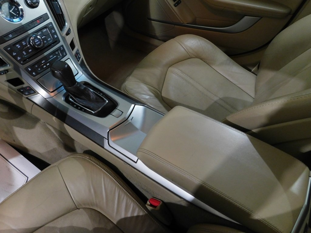 Cadillac CTS Sport Wagon 3.6L Performance AWD 2010