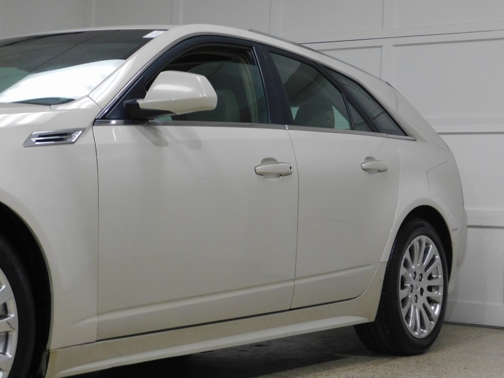 Cadillac CTS Sport Wagon 3.6L Performance AWD 2010