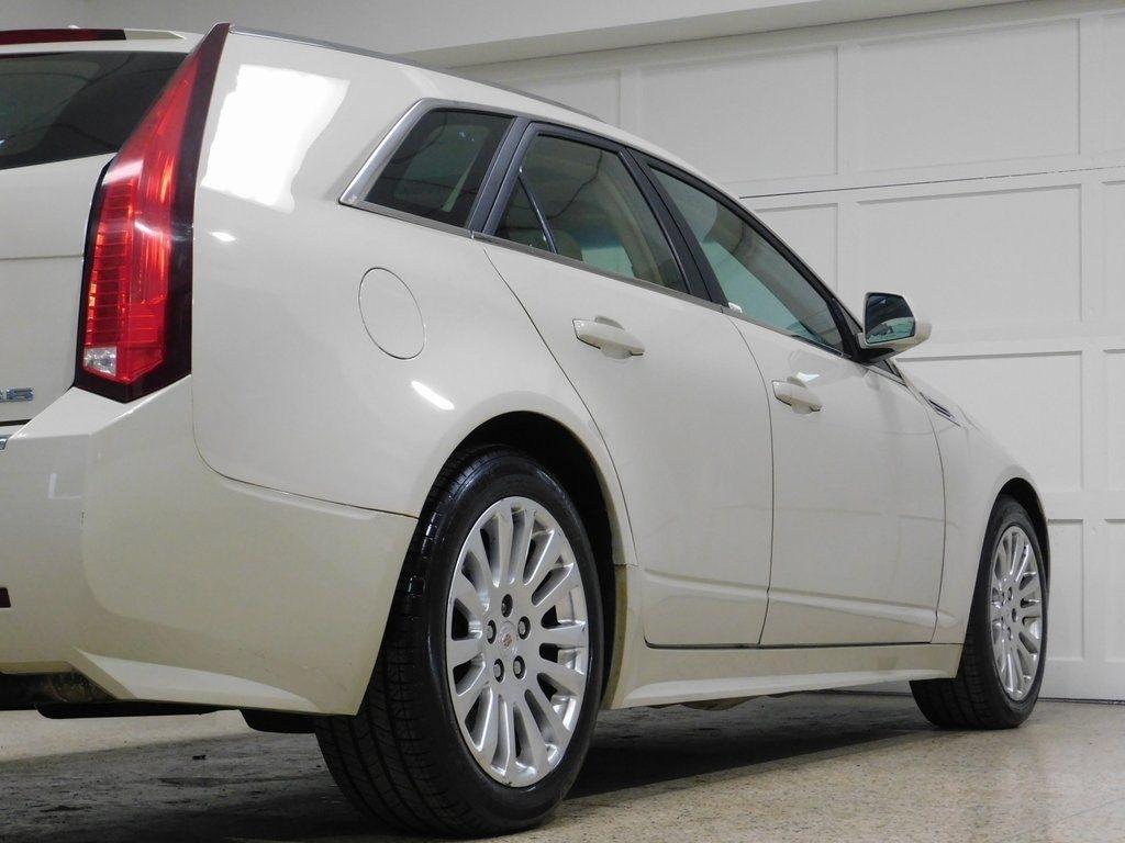 Cadillac CTS Sport Wagon 3.6L Performance AWD 2010
