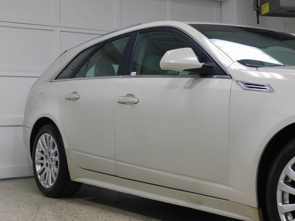 Cadillac CTS Sport Wagon 3.6L Performance AWD 2010