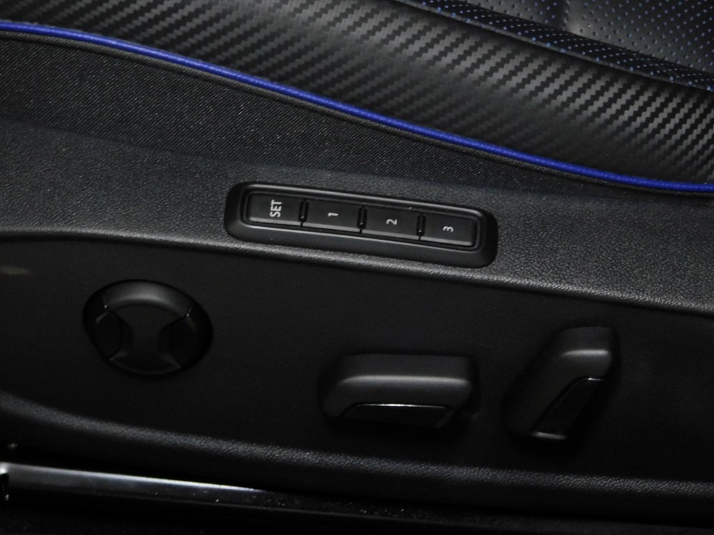 Volkswagen Golf R  2024