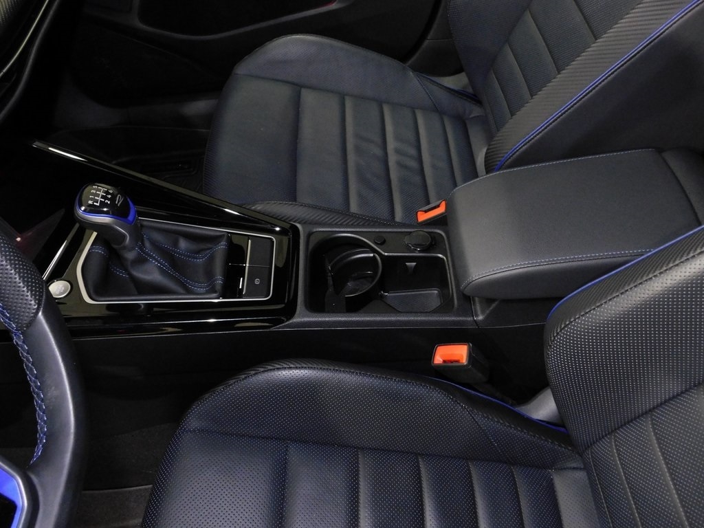 Volkswagen Golf R  2024