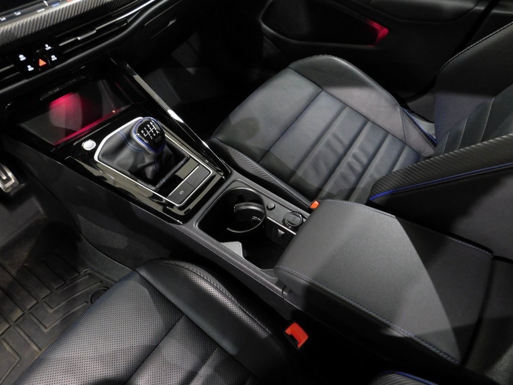 Volkswagen Golf R  2024