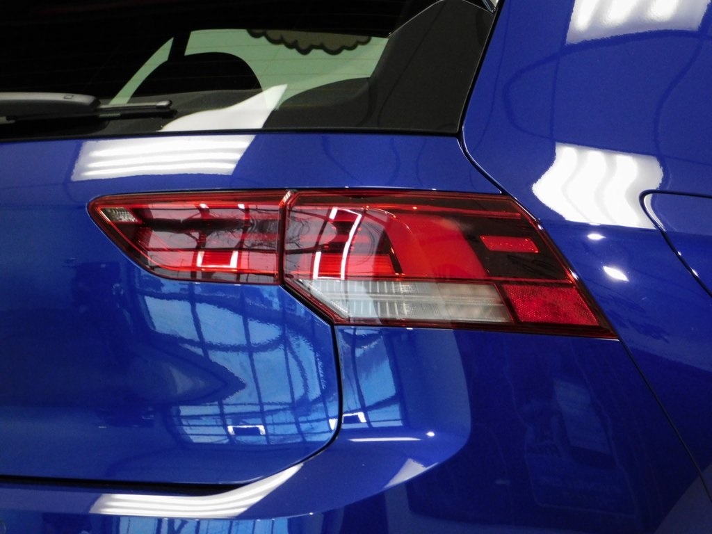 Volkswagen Golf R  2024