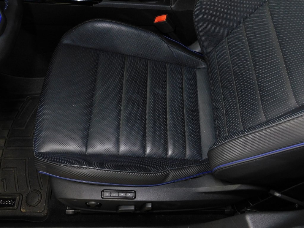 Volkswagen Golf R  2024