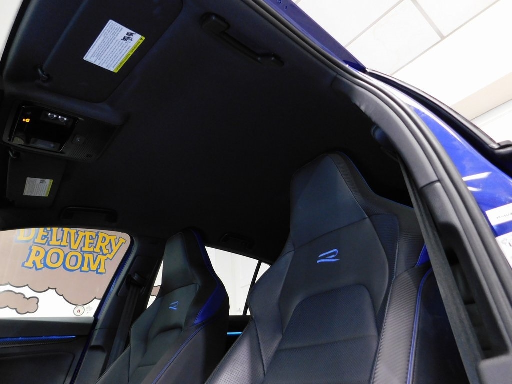 Volkswagen Golf R  2024