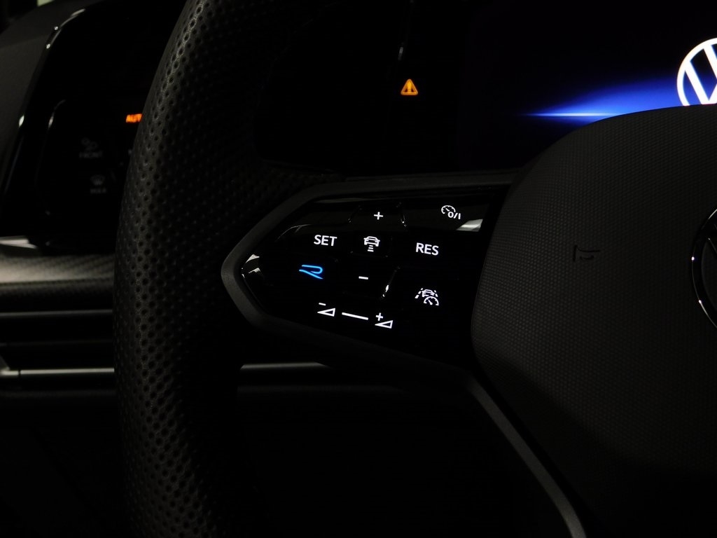 Volkswagen Golf R  2024