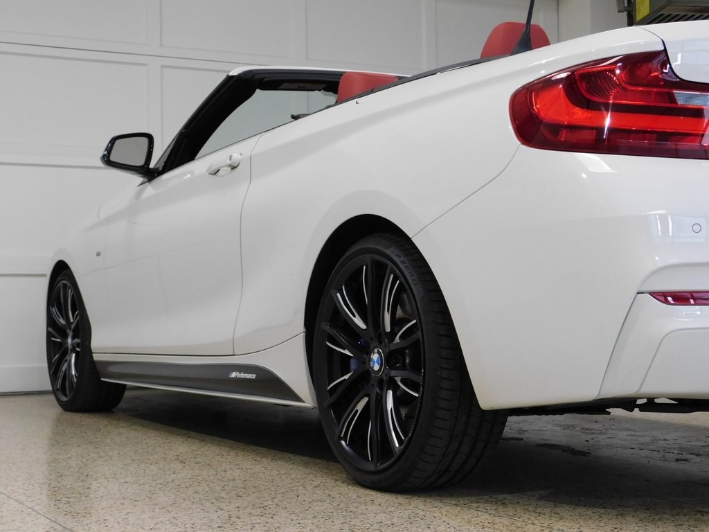 BMW 2-Series M235i xDrive Convertible 2016