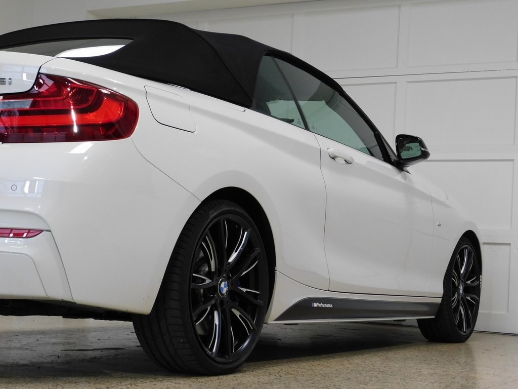 BMW 2-Series M235i xDrive Convertible 2016