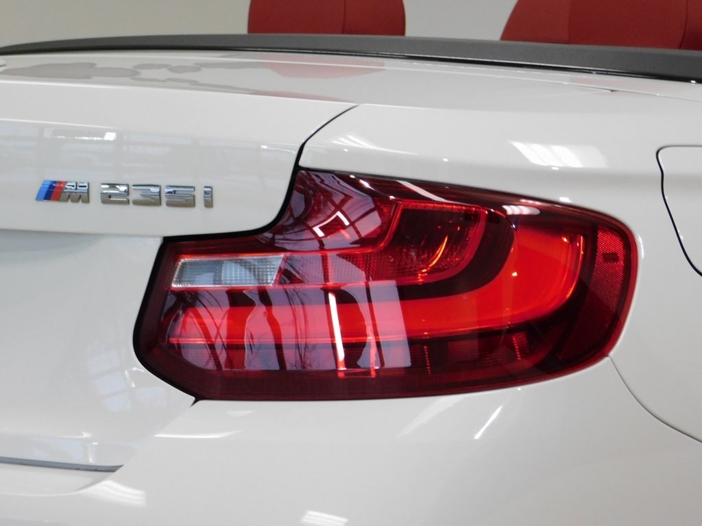 BMW 2-Series M235i xDrive Convertible 2016