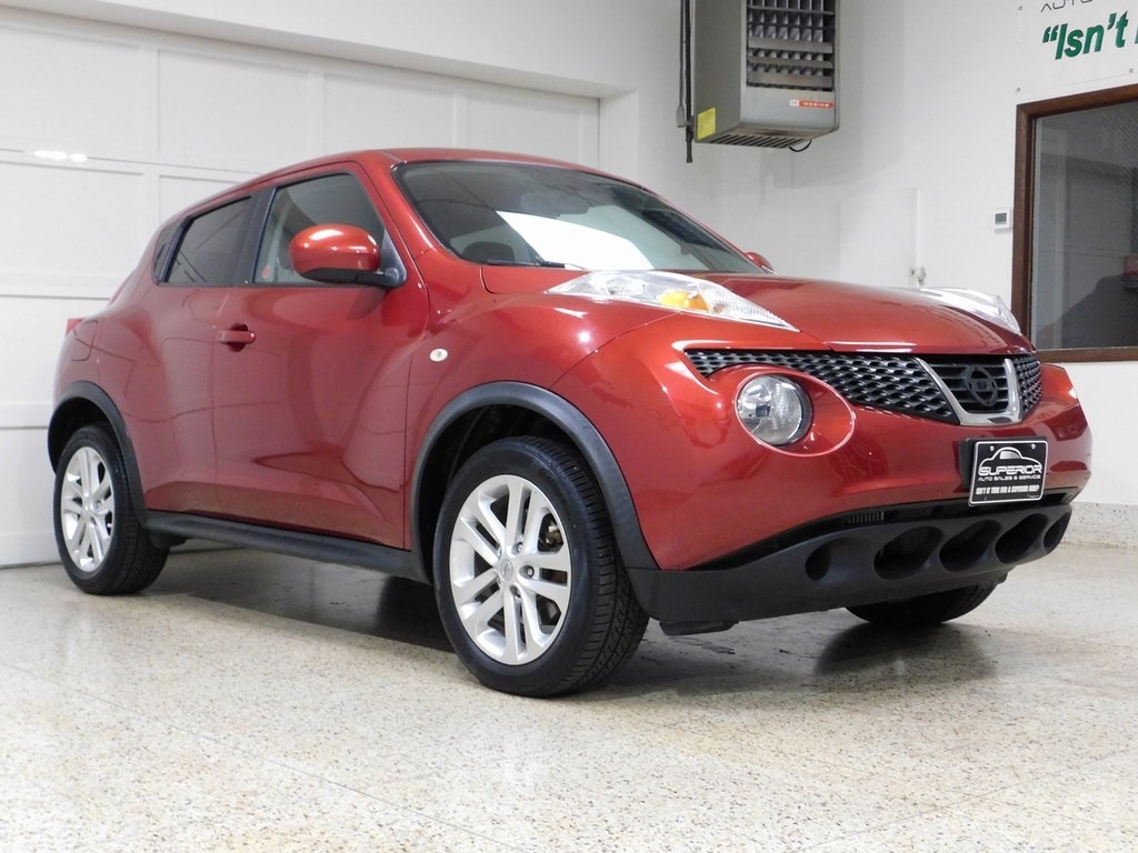 Nissan Juke S FWD 2013