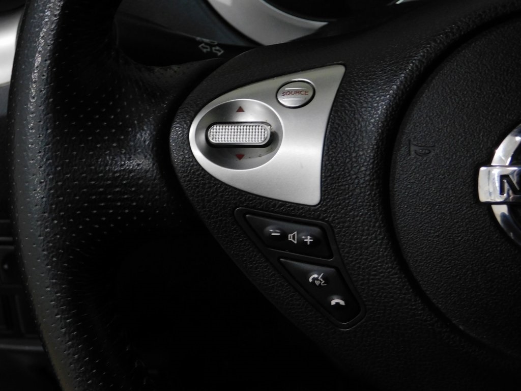 Nissan Juke S FWD 2013