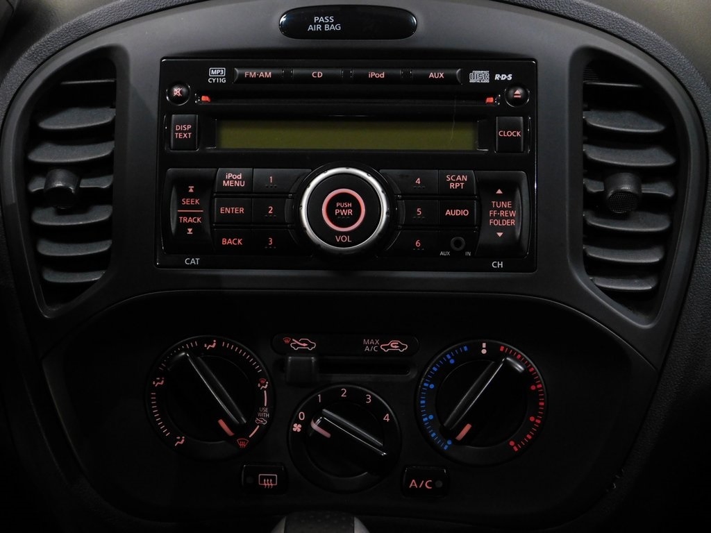 Nissan Juke S FWD 2013