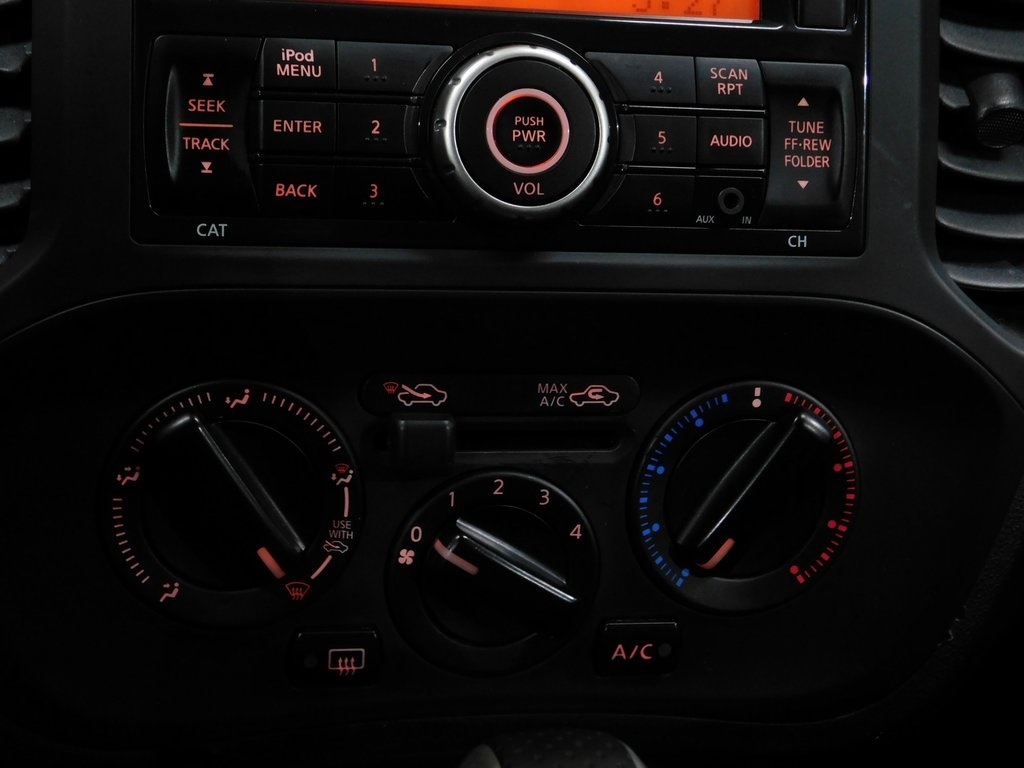 Nissan Juke S FWD 2013