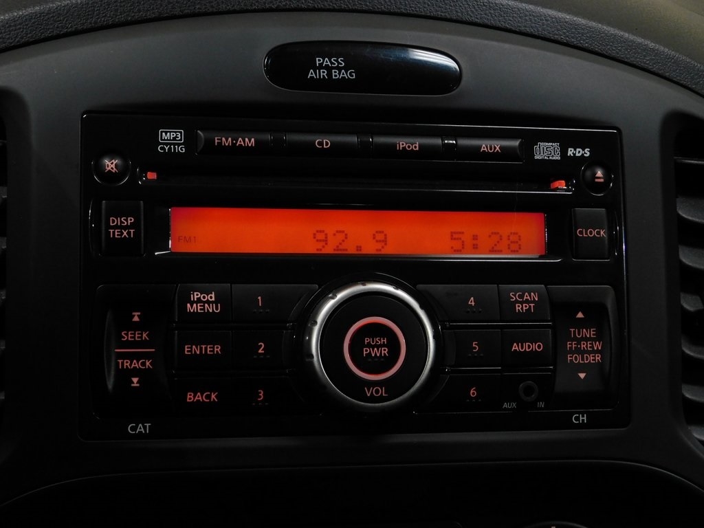 Nissan Juke S FWD 2013