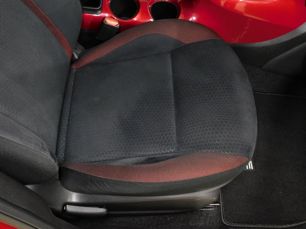 Nissan Juke S FWD 2013