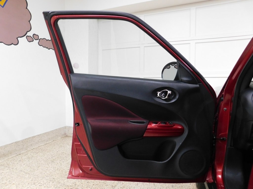 Nissan Juke S FWD 2013