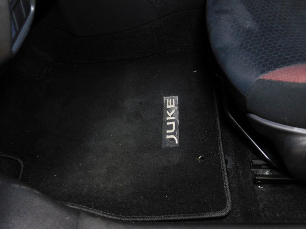 Nissan Juke S FWD 2013