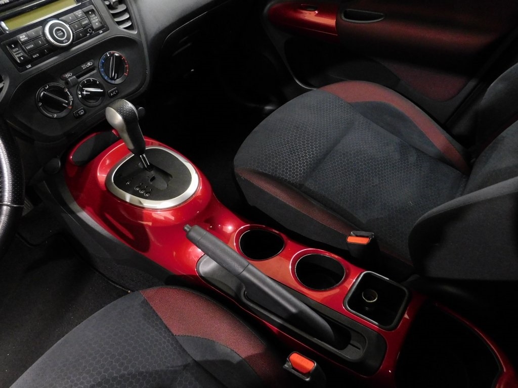 Nissan Juke S FWD 2013