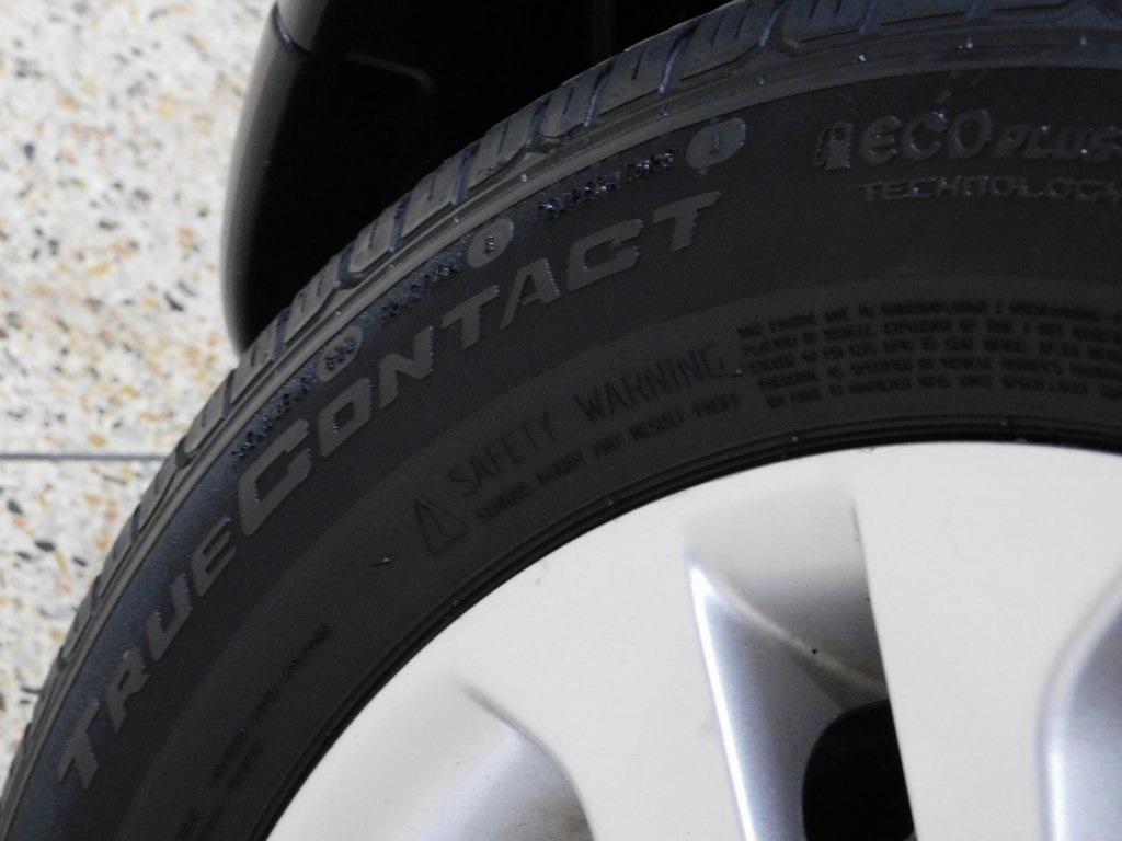 Nissan Juke S FWD 2013