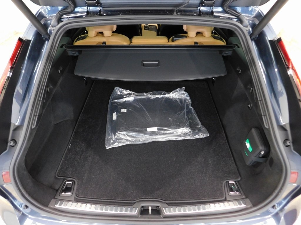 Volvo V90 Cross Country B6 Ultra 2026