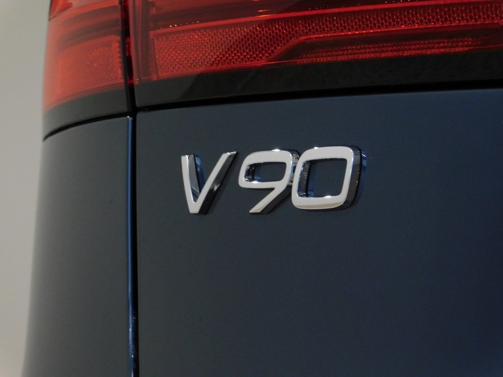 Volvo V90 Cross Country B6 Ultra 2026