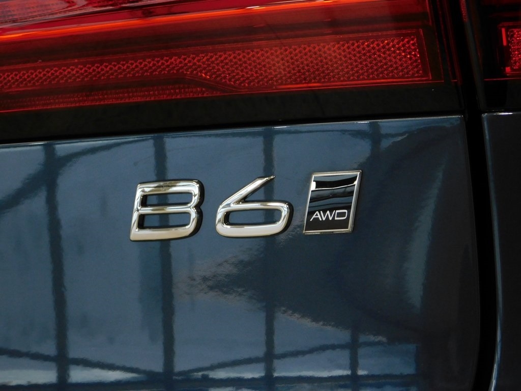 Volvo V90 Cross Country B6 Ultra 2026