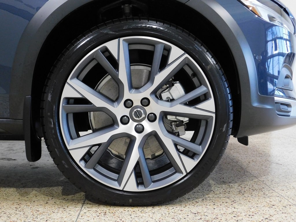 Volvo V90 Cross Country B6 Ultra 2026